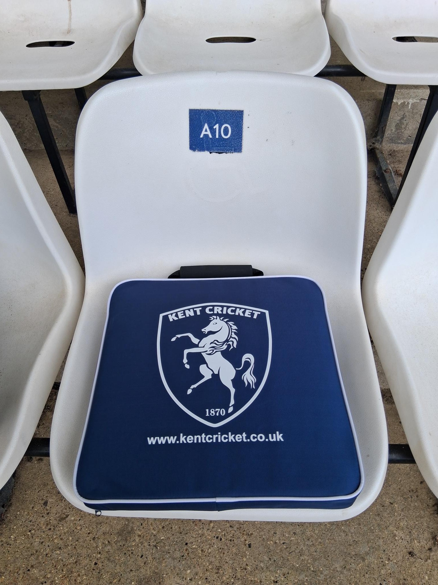 Kent single seat cushion
