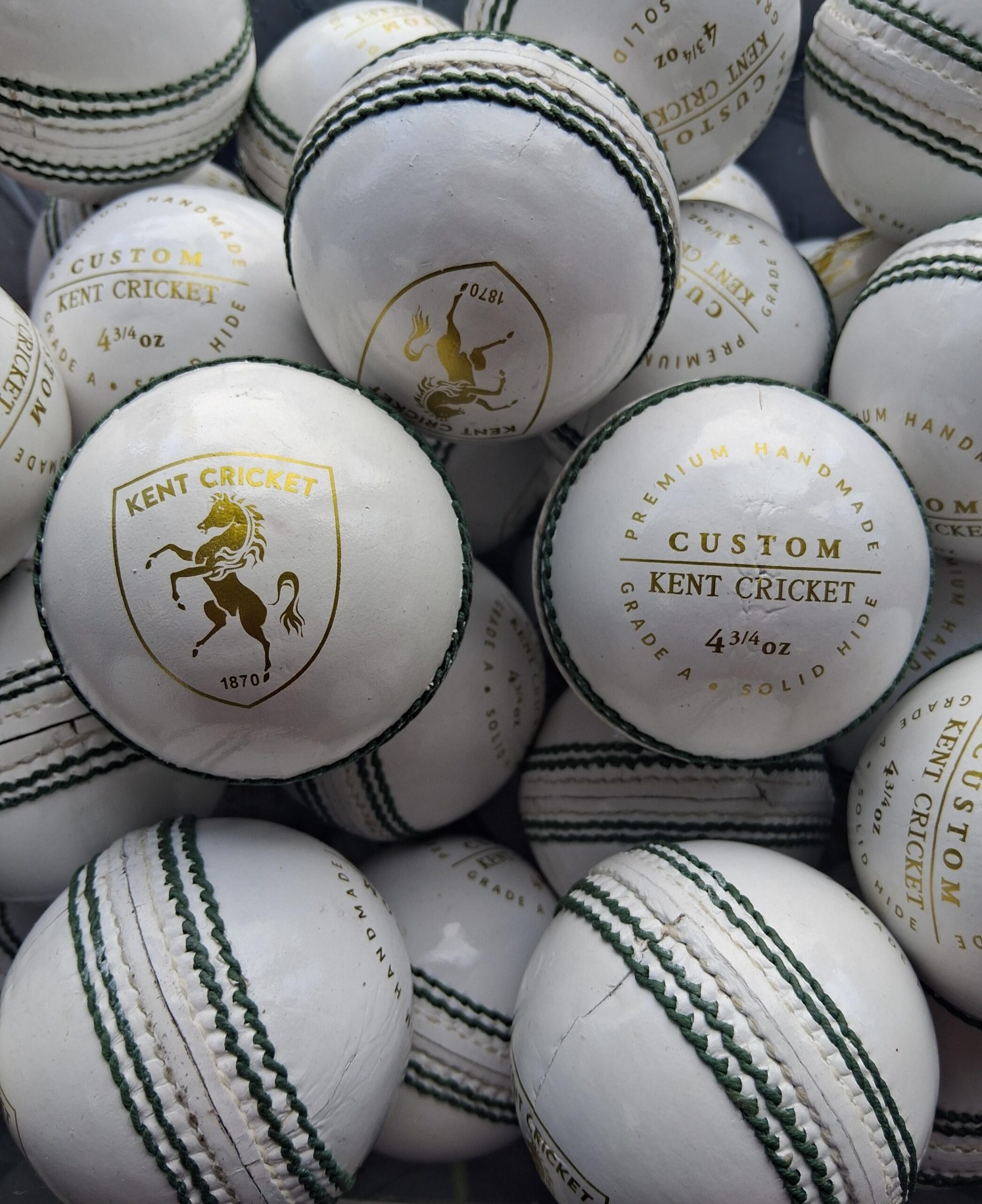 Kent white cricket ball JNR